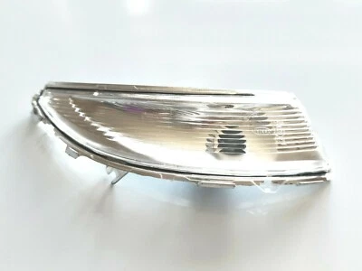 SUITABLE FOR NISSAN MICRA 2016-22 WING MIRROR  COVER INDICATOR LIGHT LENS RIGHT - Image 1 of 4