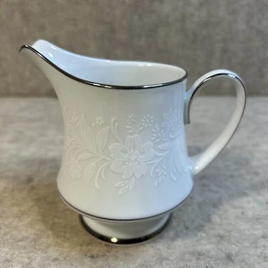 CREMA NORITAKE RANIER #6909 4" Perfecto Estado Fino Comedor China Cena - Imagen 1 de 6