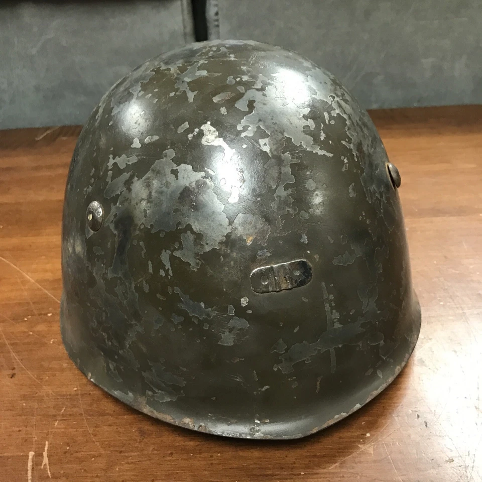 Casco italiano vintage Segunda Guerra Mundial  Foto 1 de 4