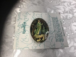 Beautiful Hand painted Russian Lacquer Brooch Signed Fairytale New Vintage Stock - Picture 1 of 5