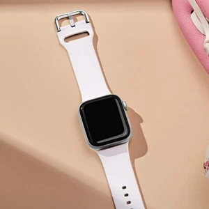 Apple Watch Compatible Soft Silicone Sport Wrist Band - White - 42/44/45mm - Photo 1 sur 4
