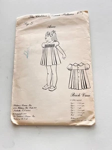 Childrens Corner vintage pattern Anne size 5 dress smocked 1980 - Picture 1 of 3