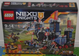 LEGO NEXO KNIGHTS: Knighton Castle (70357) Unopened Free Shipping - Picture 1 of 4