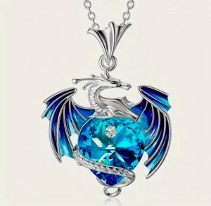 Collar y colgante corazón azul dragón místico en caja de regalo joyas - Imagen 1 de 4