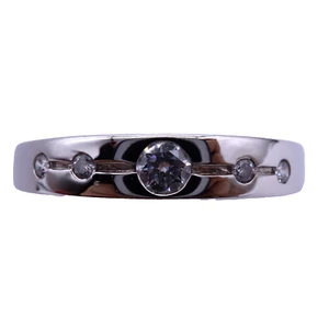 18K White Gold with 0.12 Ct. Diamonds Ring - Picture 1 of 5