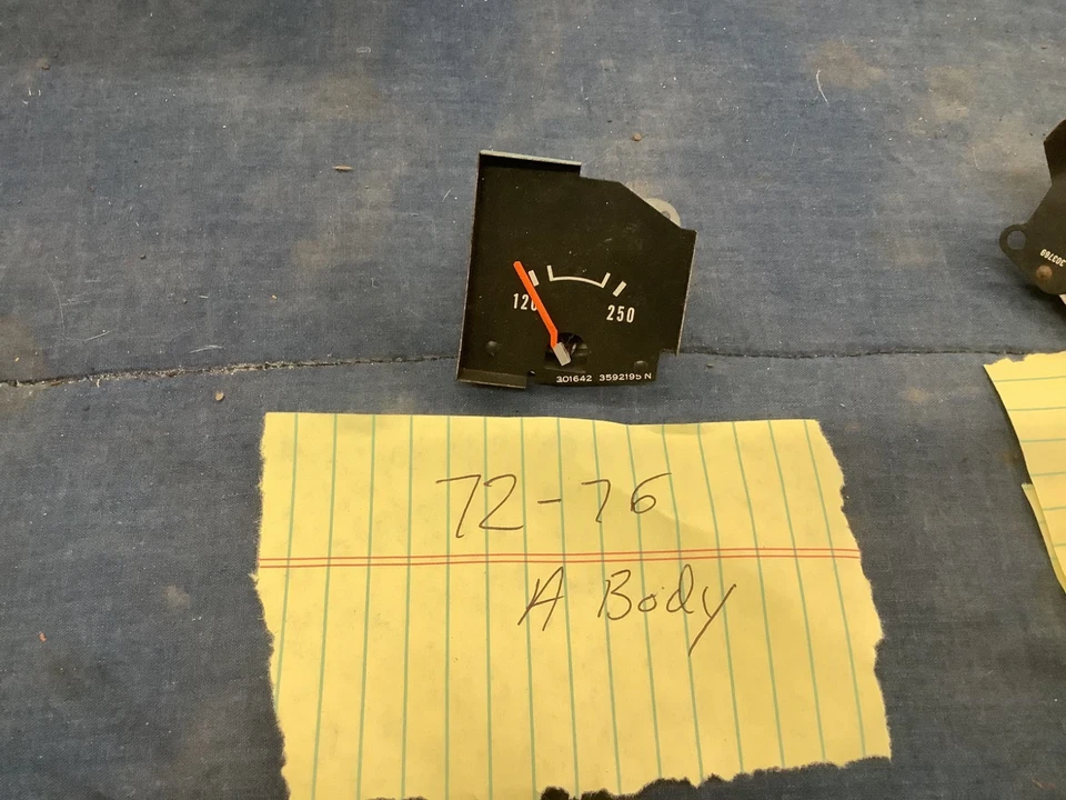 72 73 74 75 76 Plumero Dardo Valiant Medidor de Temputura 3592195 Mopar Cuerpo A Foto 1 de 1