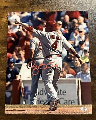 Foto firmada por Yadier Molina de los Cardenales de San Luis 8x10 certificado de autenticidad Foto 1 de 4