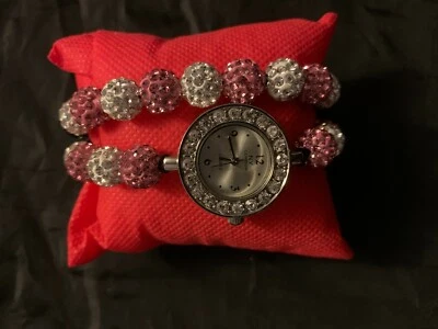 Un reloj de pulsera NY London Shamballa con pulsera (diamantes rosas y plateados) Foto 1 de 4