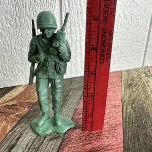 Vintage Jumbo Army Men Green Plastic Soldiers Figure Large - Picture 1 of 7