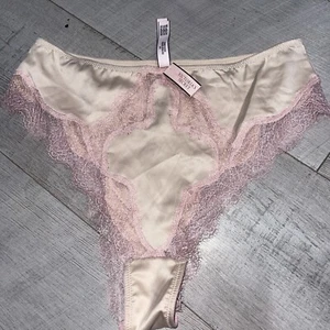 Victoria Secret Dream Angels Brazilian Slip Medium Panty - Picture 1 of 2