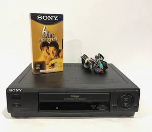 SONY SLV-478 TRILOGIC 4-HEAD VCR PLAYER RECORDER W/ VHS CASSETTE TAPE & CABLES - Picture 1 of 9