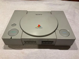 Sony PlayStation 1 PS1 Nur Konsole - FÜR ERSATZTEILE/Ungetestet SCPH-7501 TEILE REPARATUR - Bild 1 von 9