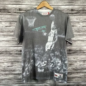 Camisa San Antonio Spurs Para Hombres Gris Mediano Camiseta Gráfica Tim Duncan Mitchell & Ness - Imagen 1 de 8
