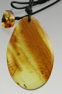 BITING MIDGES Pair BALTIC AMBER Amulet Pendant Leather String 7.4g 190309-2 - Picture 1 of 4