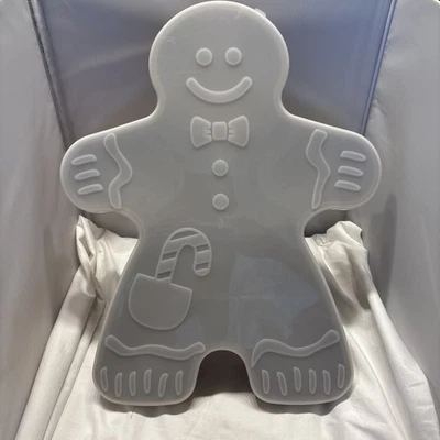 Recipiente de armazenamento dividido em forma de plástico Gingerbread Man biscoitos e tampa 17,5 X 14 - Imagem 1 de 4