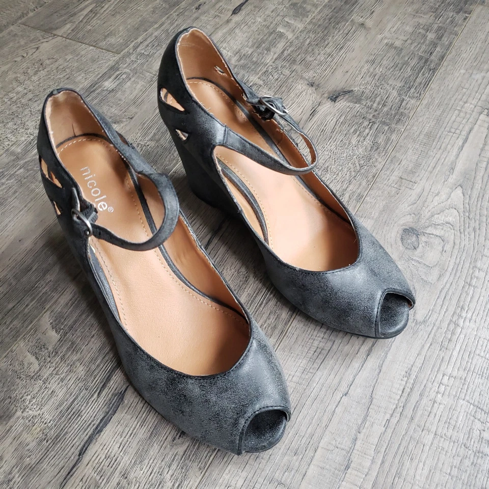 Cuñas grises Nicole Alana Peep Toe para mujer talla 7M Foto 1 de 4