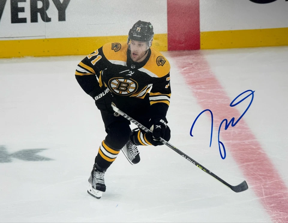 FOTO 11X14 FIRMADA AUTOGRAFIADA DE TAYLOR HALL BOSTON BRUINS - NHL Foto 1 de 1
