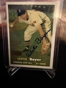 Cletis Boyer 2001 Team Topps Legends Autogrammkarte auf Karte. - Bild 1 von 2