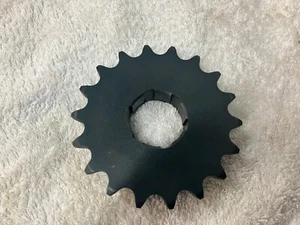 BSA M20 WD gearbox 18T with correct oil scroll made in England - Picture 1 of 3