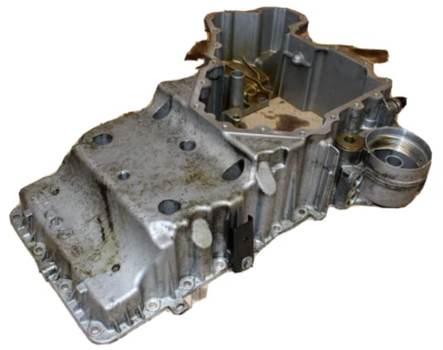 Cacerola de aceite de motor doble turbo tracción trasera superior N63 OEM BMW F01 F02 F10 650i 550i 750i Foto 1 de 4