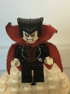 LEGO- STUDIO- VAMPIRE- 1381- MINIFIGURE- MINIFIG - Picture 1 of 3