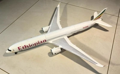 1:100 Scale Airbus A350-900 & A350-1000 Commercial Airliner Assembly Model - Image 1 of 4