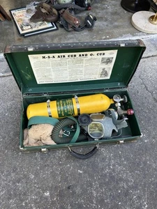 Custodia regolatore bottiglia respiratore aria in dotazione bottiglia MSA Air Cub e 02 Cub vintage - Foto 1 di 17