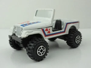 Yatming #1092 Jeep CJ-5 4x4 (White) - w/ WEAR - Picture 1 of 7