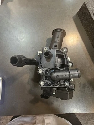 Termostato refrigerante motor para BMW 340i 440i 530i 540i 740i M240i X311537642854 Foto 1 de 4