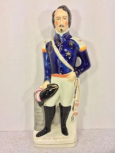 Antigua figura grande de cerámica Staffordshire pintada a mano de Luis Napoleón década de 1880 - Imagen 1 de 10