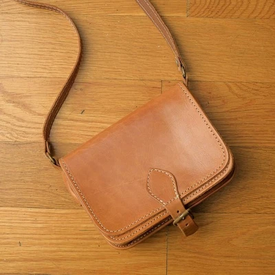 Bolso Bandolera De Colección Banana Republic Cuero Tostado Mini Sillín Boho Bandolera Cartera Foto 1 de 4