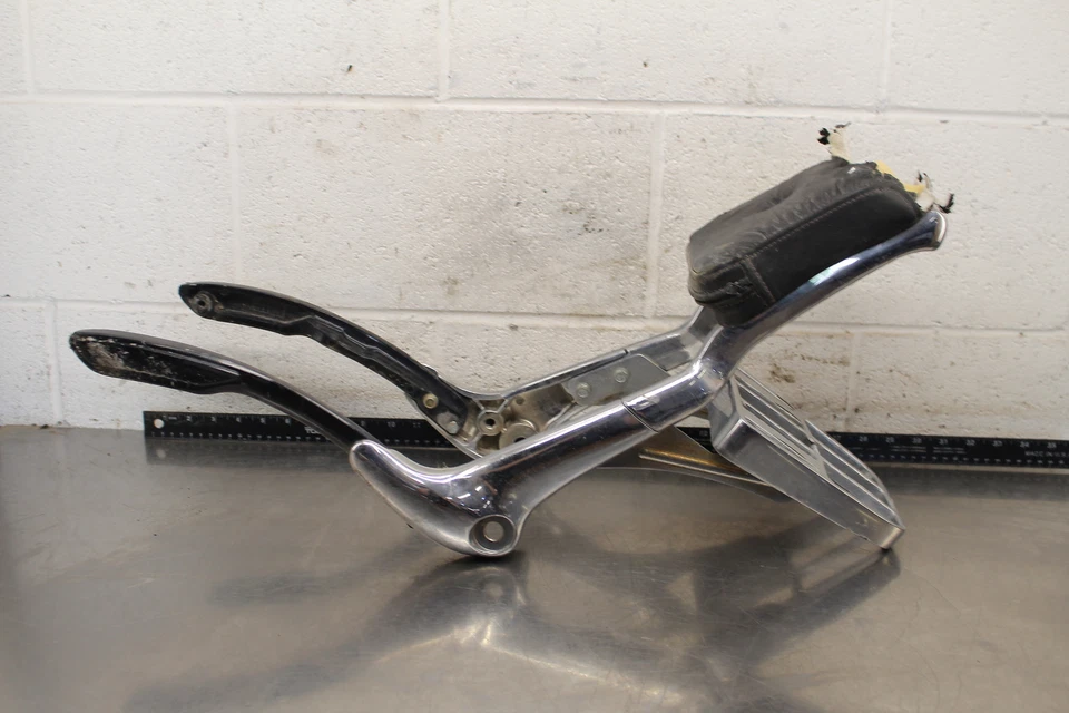 Yamaha Virago 1100 XV1100 1993 guardabarros trasero marco de apoyo subchasis A216 Foto 1 de 4