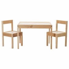 IKEA LATT per bambini tavolo con 2 sedie in legno di pino set di mobili in legno per bambini NUOVO