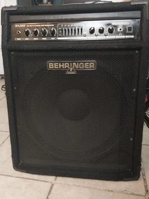 AMPLIFICADOR BEHRINGER BXL3000 ULTRABASS 300 VATIOS  Foto 1 de 4