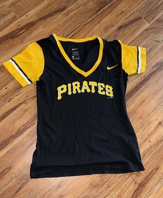 Camisa de manga corta Nike para niñas Piratas de Pittsburgh amarilla y negra Foto 1 de 3