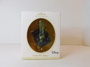 2006 Hallmark Disney CINDERELLA'S SLIPPER Ornament NEW Mint in Box - Picture 1 of 2