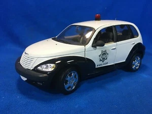 MAISTO 1:18 CHRYSLER CRUISER POLICE - Foto 1 di 8