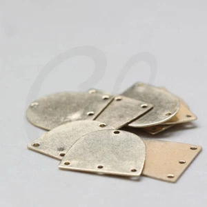 20 piezas latón crudo 4 orificios medio círculo - enlace en U - dije 17x16 mm (CW-3840C) - Imagen 1 de 1