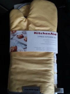 Kitchen Aid 3 Piece Kitchen Set Kitchen Towel-Oven Mitt-Potholder NEW!!!! YELLOW - Picture 1 of 9