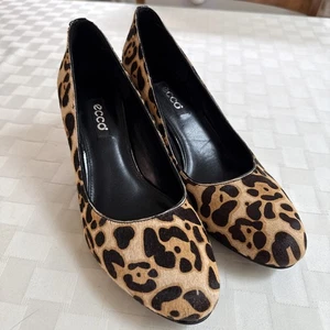 Scarpa elegante ECCO donna capelli di vitello stampa leopardata taglia -9,5 EU 40 tacco zeppa - Foto 1 di 19