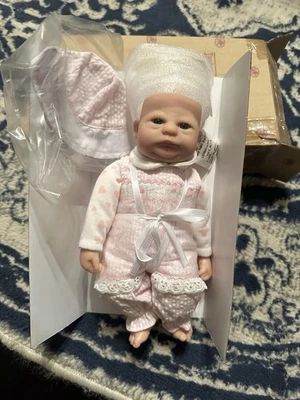 ASHTON DRAKE TiNY MiRACLe HaTs ForR HaRRieT Foto 1 de 4