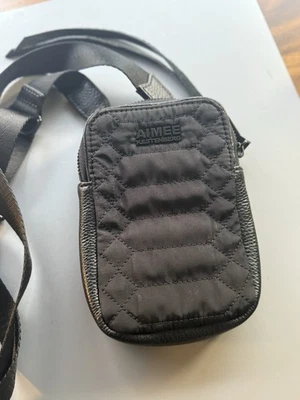 Bolsa tiracolo de náilon acolchoada preta Aimee Kestenberg telefone/cartão Just Sayin' EUC6x4 - Imagem 1 de 2