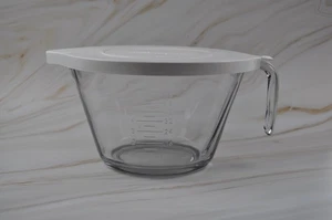 The Pampered Chef 2 Qt 8 Cup Glass Batter Bowl w/ Lid #2230 Mixing Measuring - Picture 1 of 9
