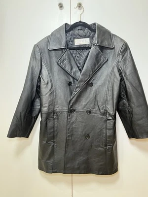 Gabardina vintage de cuero genuino negra para mujer talla grande con botones Foto 1 de 4