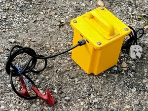 24V 11A Battery Charger Golf Buggy Forklift Wheelchair Mobility Scooter HGV Bike - Picture 1 of 1