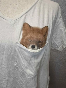 Camiseta Wild Fox Couture Bolsillo Zorro Cuello en V Talla L - Imagen 1 de 8