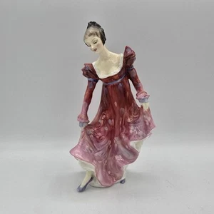 Royal Doulton Red Dress MINUET HN 2066 Bone China Figur Künstlerin Peggy Davies - Bild 1 von 9