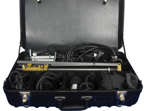 Lowel 300W 3 Light Kit with 2 Uni-Stands and Hard Case