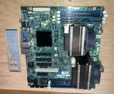 Placa madre Intel S5500BC LGA1366 2x Xeon E5520 2,27 GHz 16 GB disipadores de calor E/S Foto 1 de 4