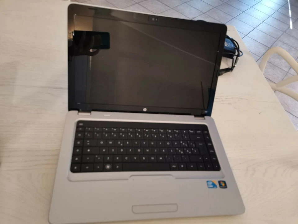 Notebook HP 15" processore i3 anno 2011 - Immagine 1 di 4